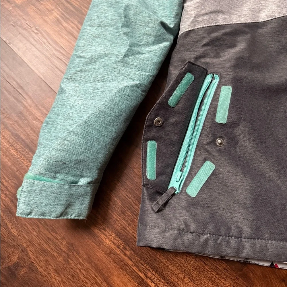 Zumiez Aperture Women’s Ski and Snowboarding Jacket - Picture 4 of 9